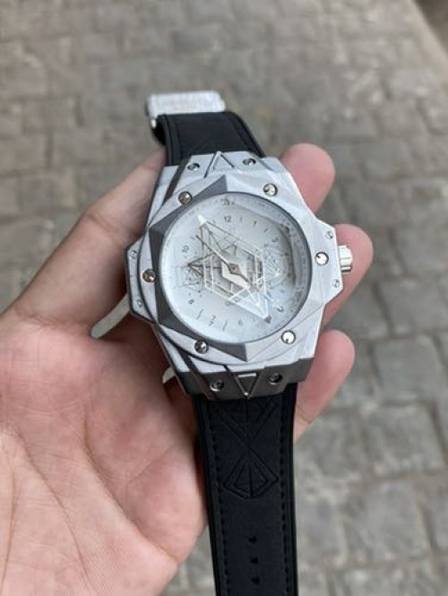 Trendy Hublot Watch For Men (GOPI439)