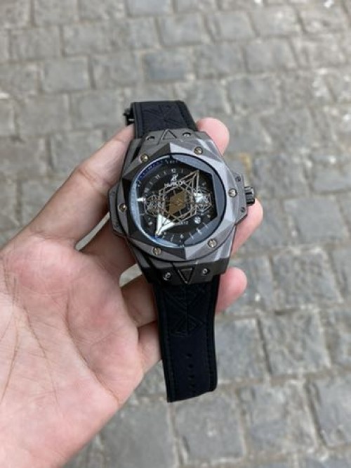 Trendy Hublot Watch For Men (GOPI438)
