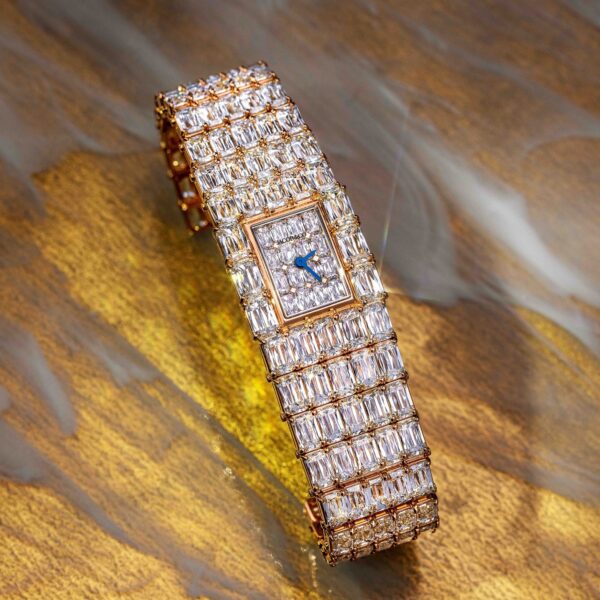 Luxurious Jacob & Co Watch for Men (GOPI1030)